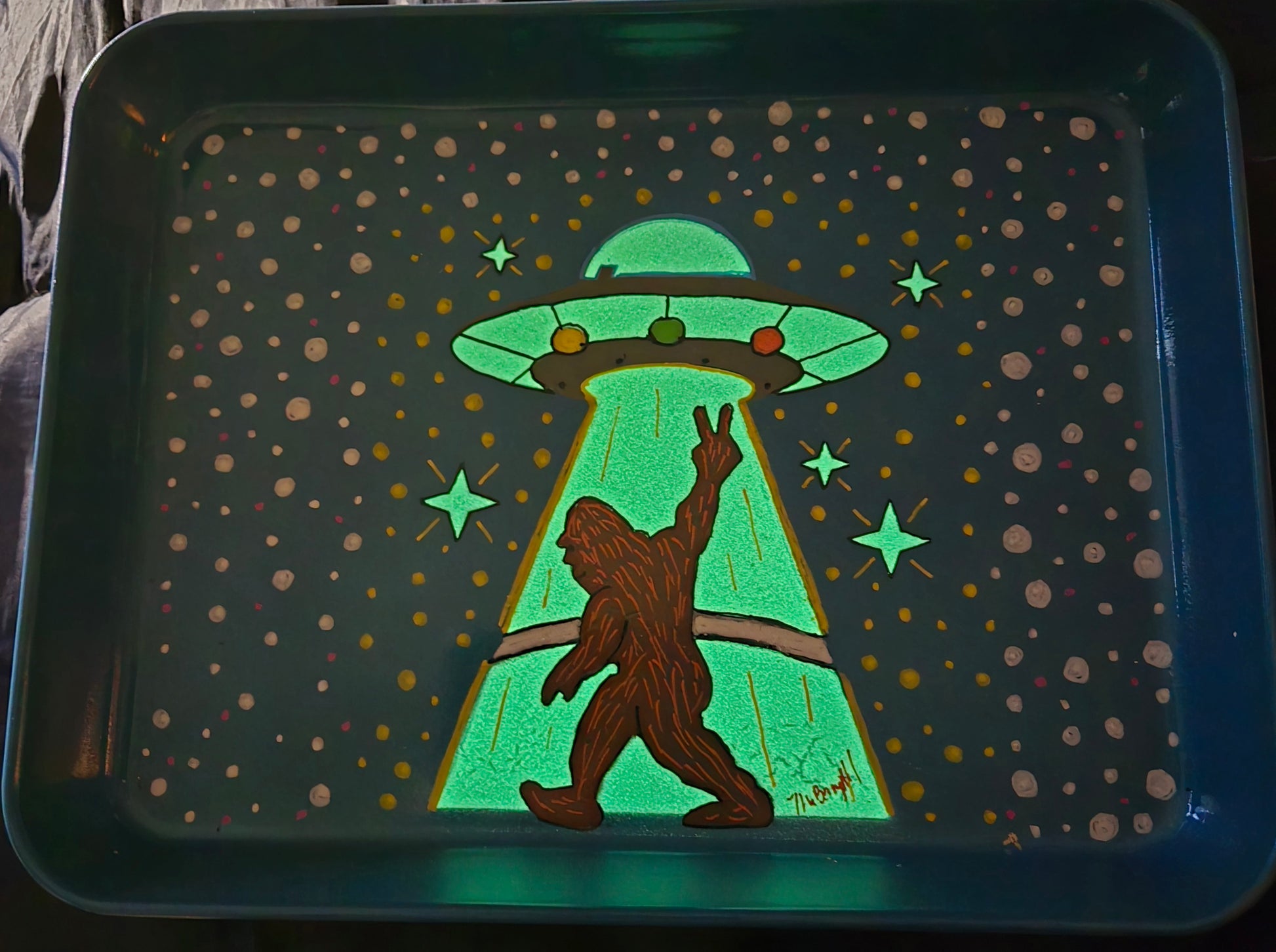Bigfoot Alien escape ( glow in the dark)